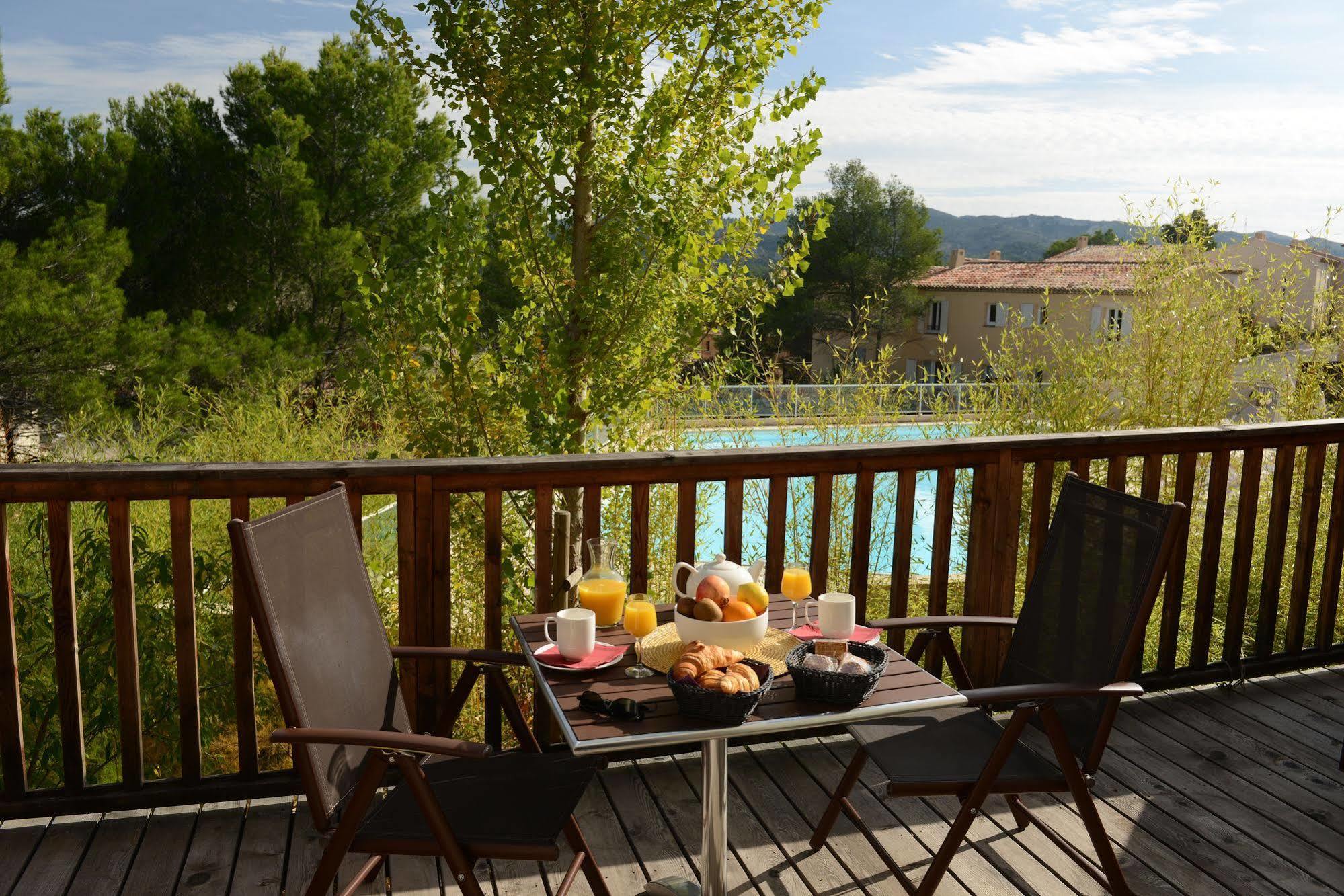 Residence Pierre & Vacances Les Coteaux De Pont-Royal Mallemort Exterior foto
